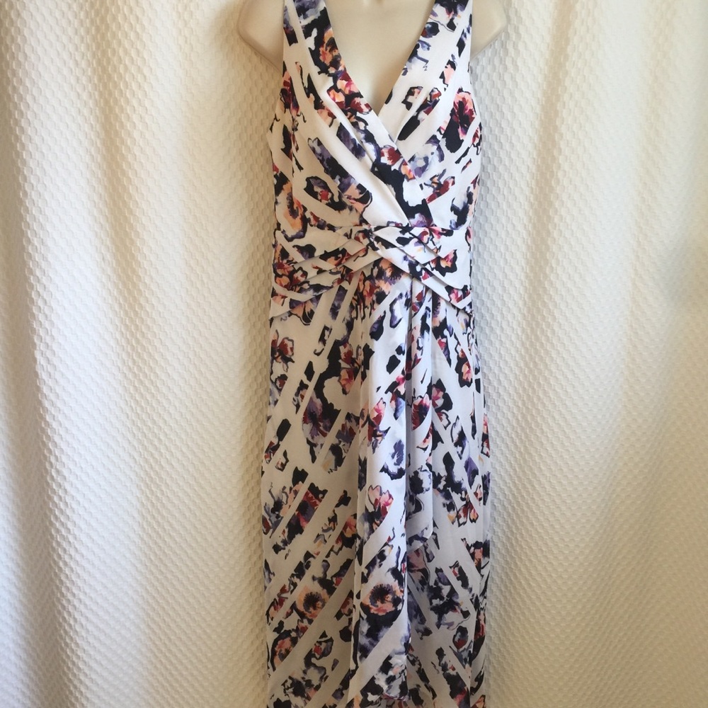 White house black market sleeveless print dress